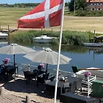 Restaurant Saelhunden Bed and breakfast 4*